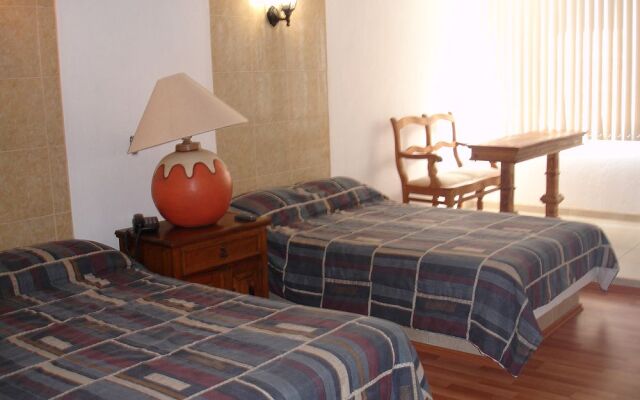 Hotel Suites Moctezuma