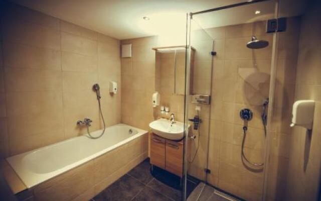 Aurellia Serviced Apartments