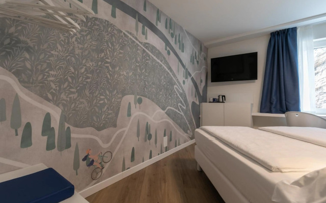 Hi Hotels Torbole Pool & Spa
