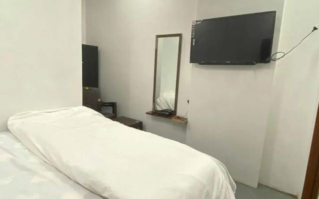 Oyo 806870 Hotel Mahima