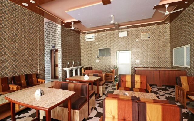 OYO 22646 Jyoti Hotel