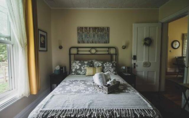 The House at Seven Oaks