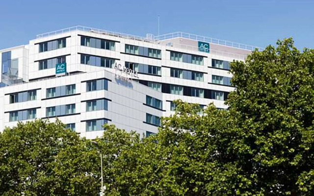 AC Porte Maillot Hotel