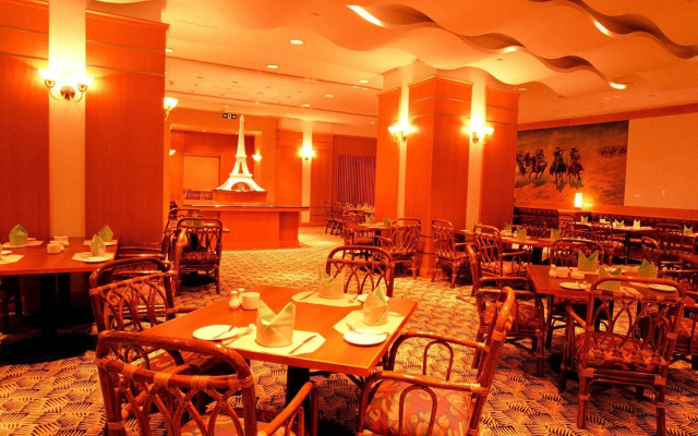 Renaissance Shenzhen Luohu Hotel
