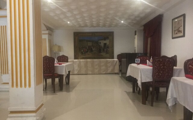 Embassy Suites Hotels & Restaurant