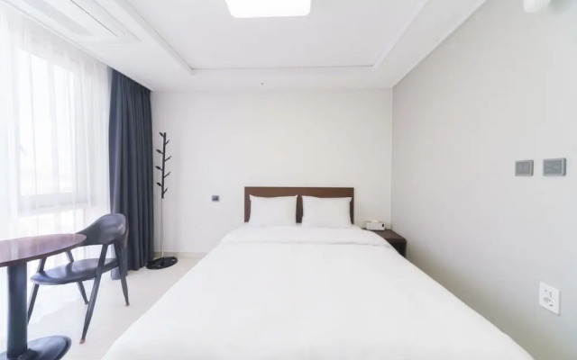 The Venezia Suite Hotel