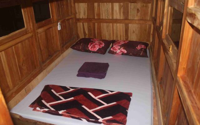 Boat Charter KM.Caroline