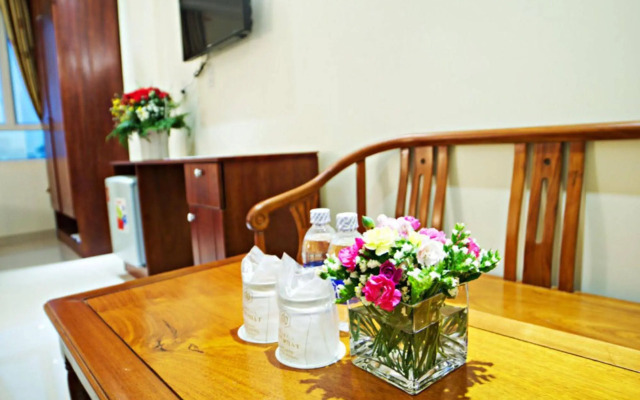 Dinh Phat Hotel