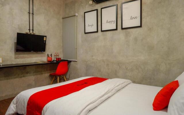 RedDoorz Plus near Kawasan Sam Poo Kong Semarang