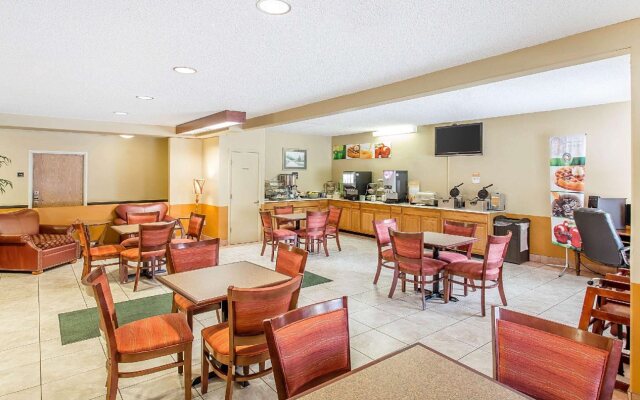 Quality Inn & Suites Lakewood - Denver Southwest