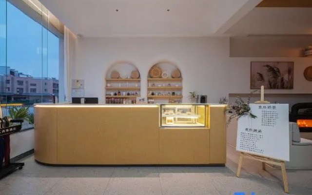 Qingpu Hotel (Qujing North Station Ethnic Middle School Branch)