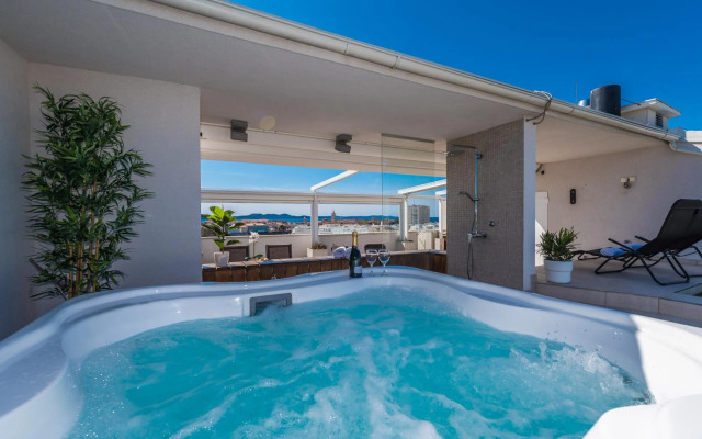 Penthouse with roof terrace