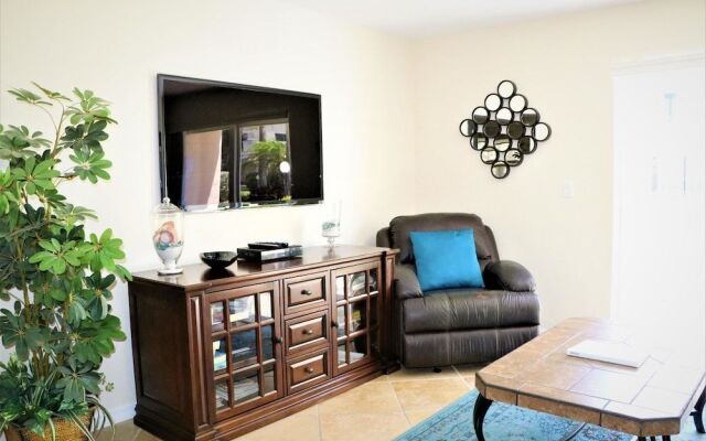 Jamaica Royale 002 - 1 Br Condo