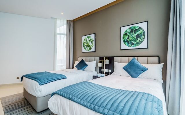 Stunning 2BR with Balcony-Canal View