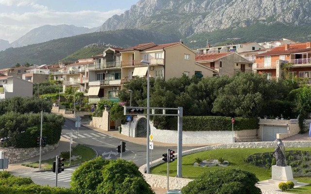 Mila - 2 Bedrooms and Free Parking - A4