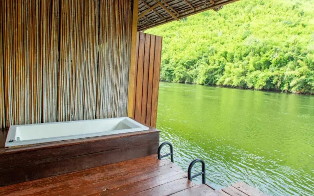 The Hub Erawan Resort