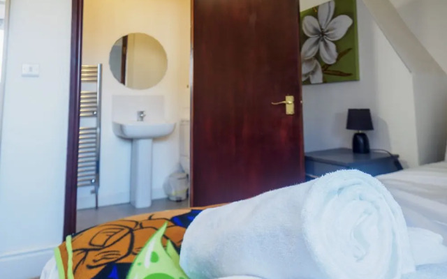 WoodHus Executive Double Room  6