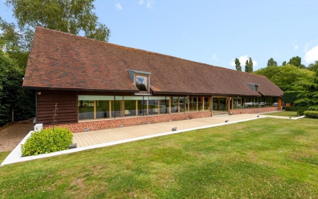 Luxury 3 Bedroom Barn Conversion - Canterbury
