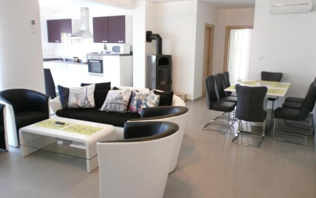 Apartments Bora
