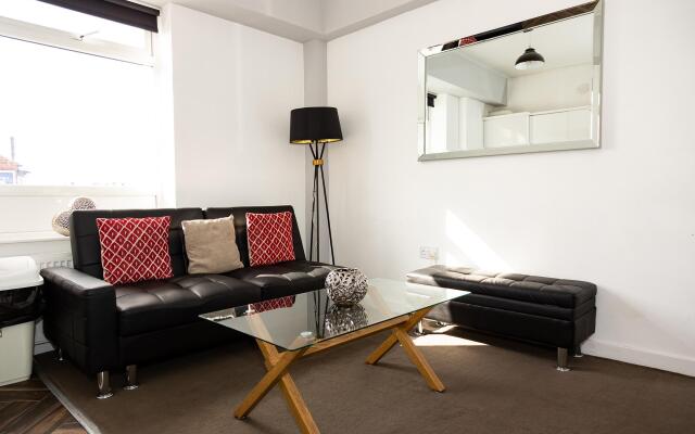 Alexander Apartments Roker