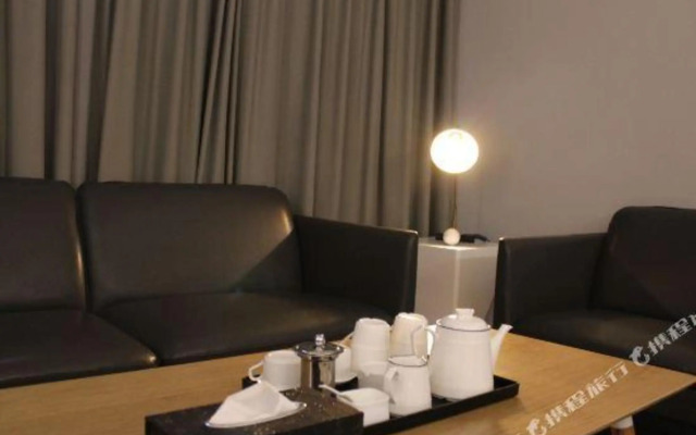 Super 8 Select Hotel