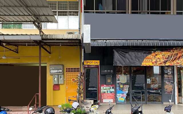 Spot on 90293 Sk Budget Hotel
