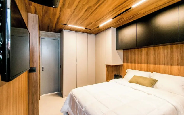 Apartamento Climatizado com Garagem em Alphaville