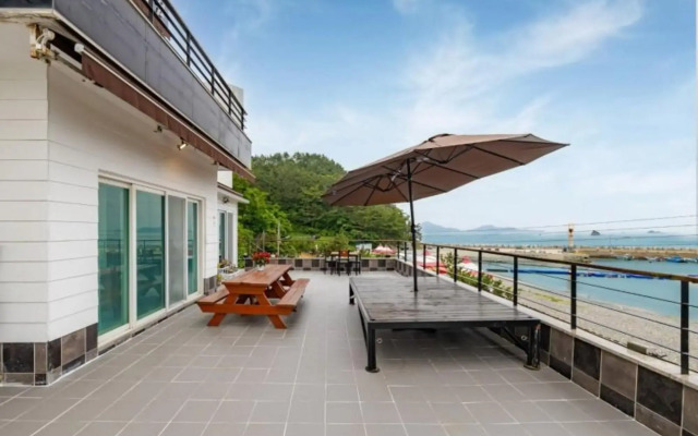 Geoje Island The Climb Spa Pension