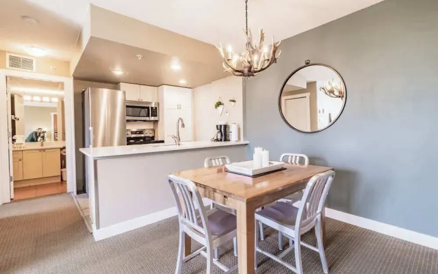 Beautiful One Bedroom Suite - 416