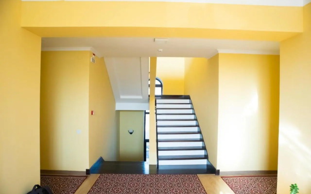 Sad Dolgoletiya Hotel