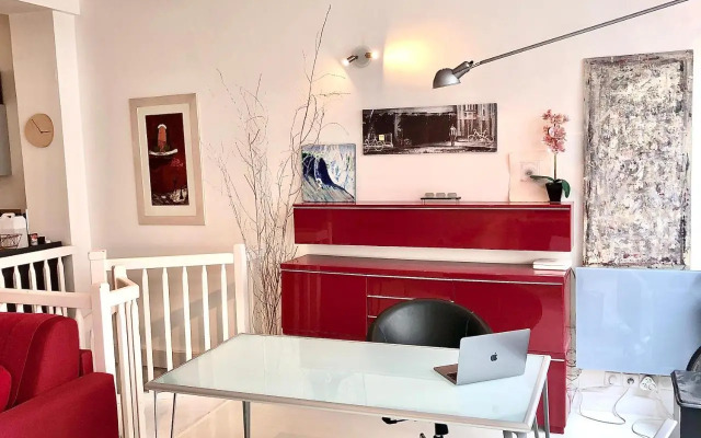 Modern Design Loft Apartment, Steps to Notre Dame