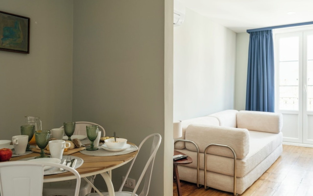 Esqina Apartments