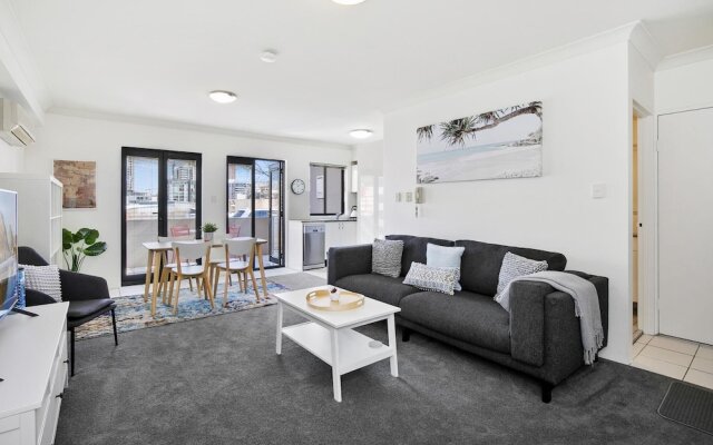 HOLT1 - Crows Nest -Holtermann Street