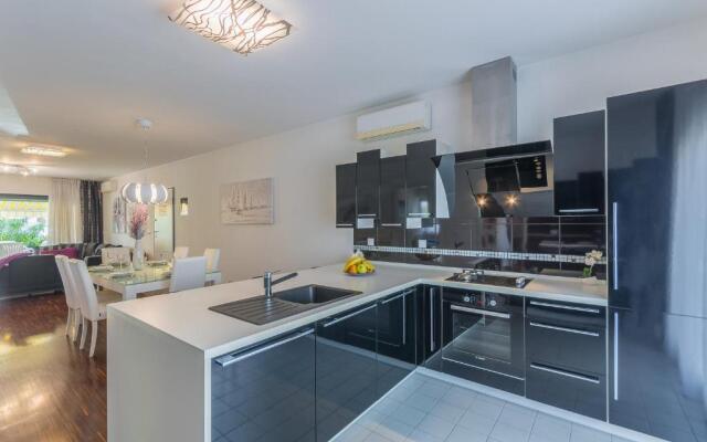 Luxury apartment Lella
