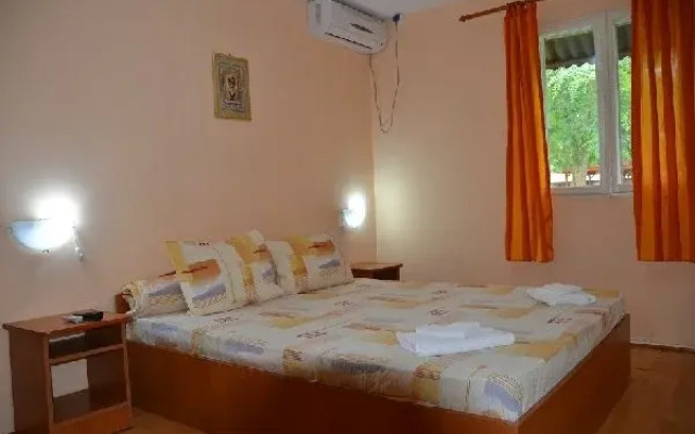 Insula Nada Apelor - Maliuc