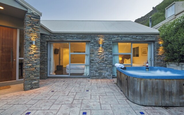 Riverview Retreat