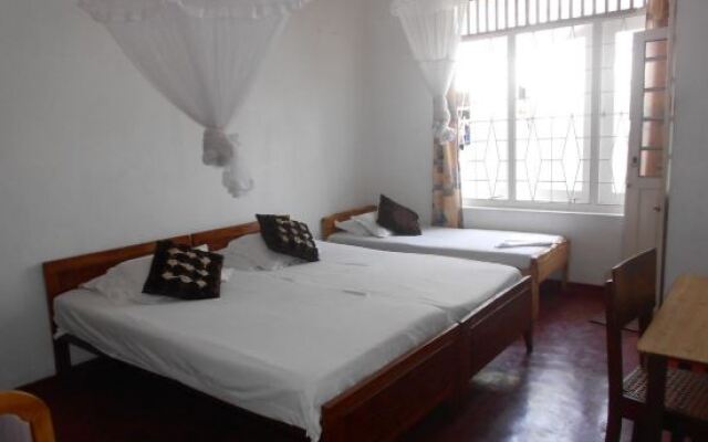 Mrs Wijenayake's Beach Haven Guest House