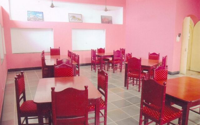 Hotel Saheli Palace