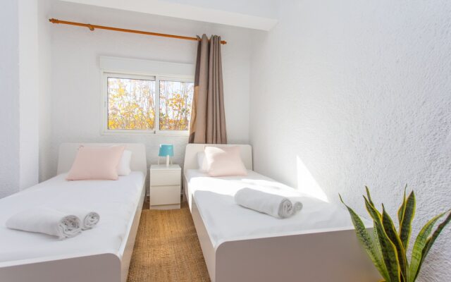 Townhouse with roof terrace 300m Arenal