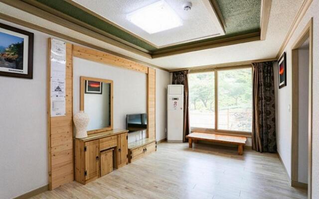 Haenam Duryunsan Tourist Pension
