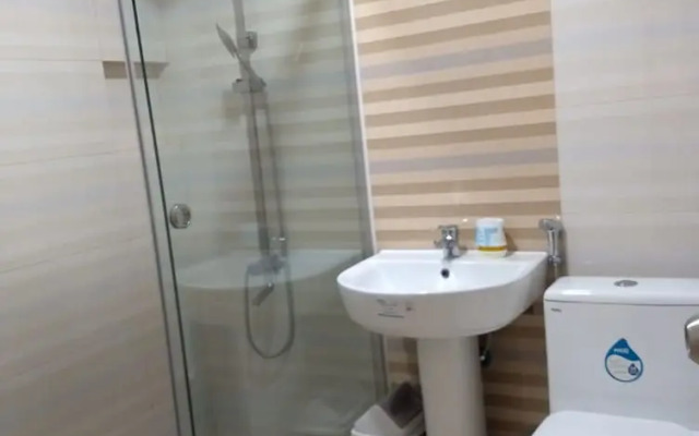 OYO 848 Dona Aurora Condotel