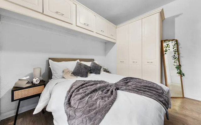 Elegant 1 Bdr Flat in Goodmayes w Free Parking