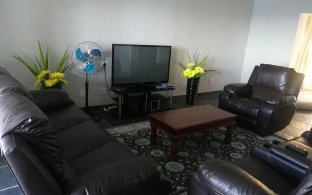 Seaside Retreat- Main House