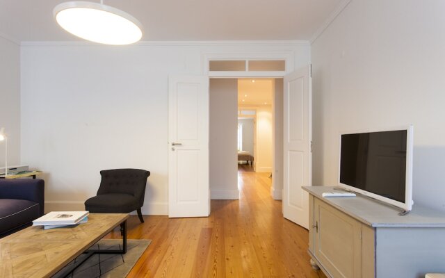 ALTIDO Spacious 3BR home w/balcony in Baixa, nearby Lisbon Cathedral