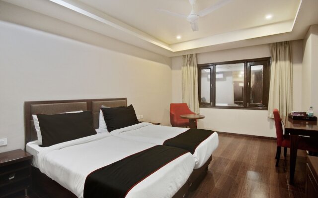 Collection O 132 New Aatish Market