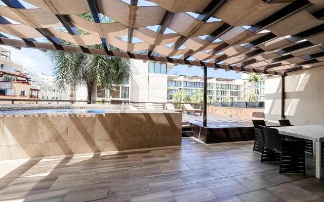 AT 2233 Amazing with Enormous Terrace & PrivatePool