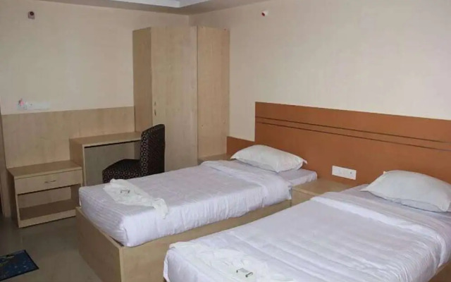 OYO 13494 Hotel Nakshatra Inn