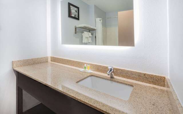 AmericInn by Wyndham Quincy