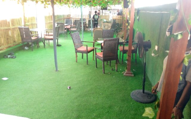 D'Island Hotel & Club