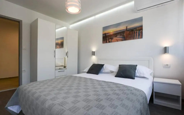 Reza Luxury Apartment